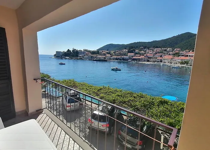 Private Beach Apartment And Rooms Brna photo