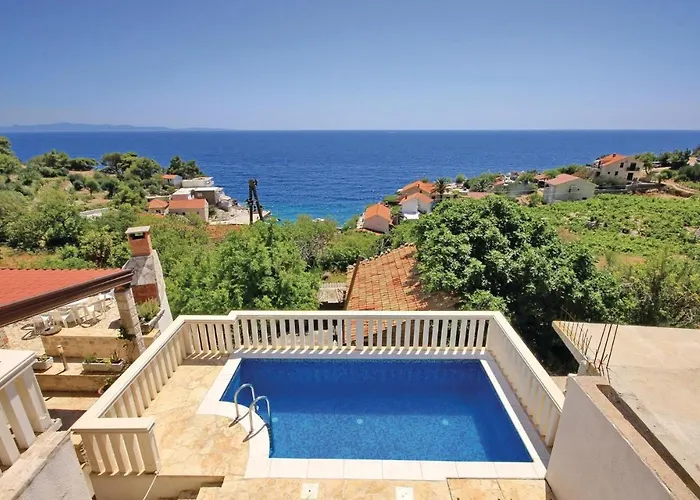 2 Bedroom Amazing Home In Podobuce photo