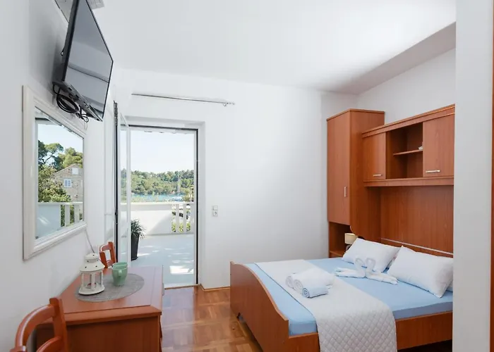 Guesthouse Sanela Pomena photo