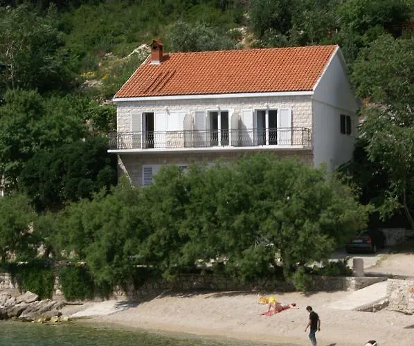 Studio Trstenik 4566B photo