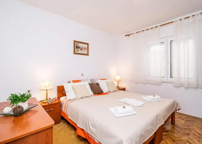Awesome Apartment In Mlini With Jacuzzi Celopeci Foto