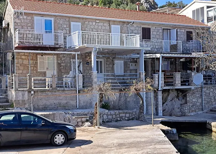 Ribarska Kuca Orhanovic Oskorusno photo