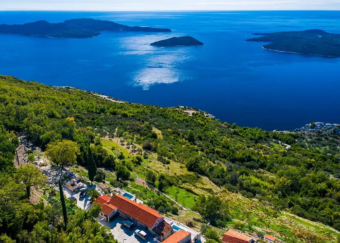 Amber'S Place: Cosy House With Pool And Sea Views Dubravica  photo