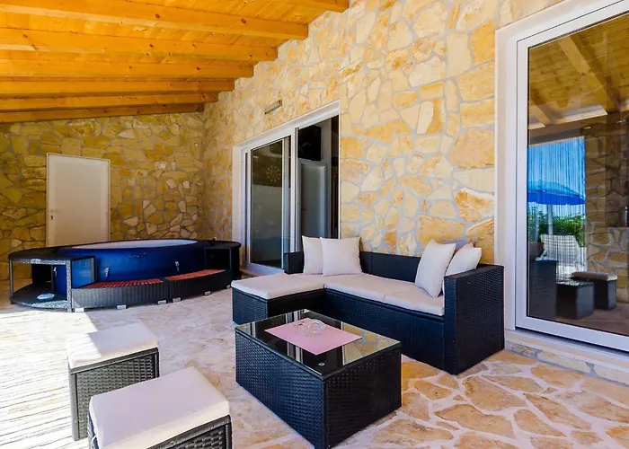 Villa Mateo - Three Bedroom Apartment With Terrace And Private Pool Vodovada photo