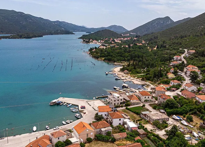 4 Bedroom Nice Apartment In Luka Luka  photo