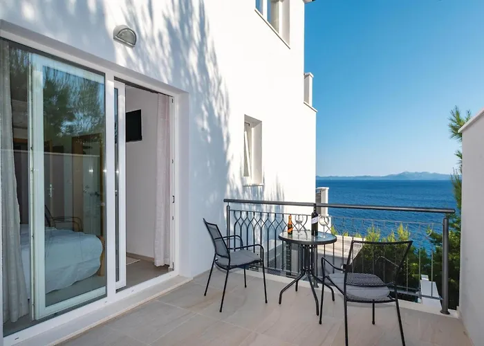 5 Bedroom Lovely Home In Smokvica foto