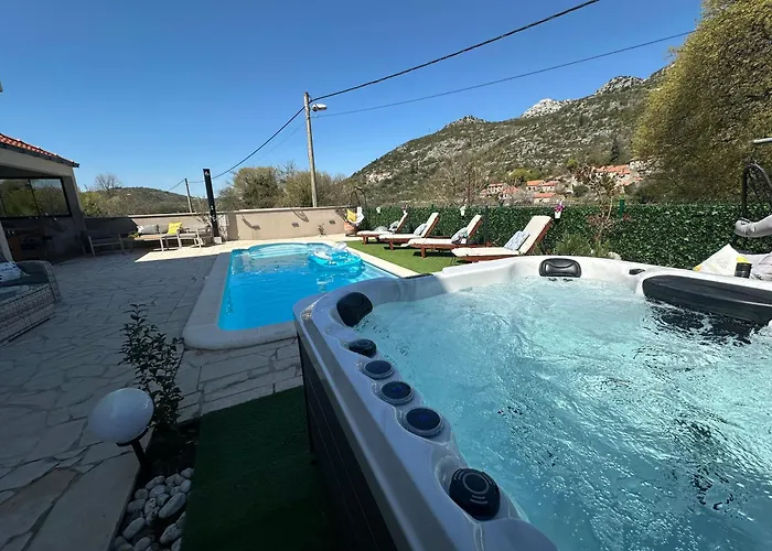 Villa Ivona With Swimming Pool And Jacuzzi Oslje photo