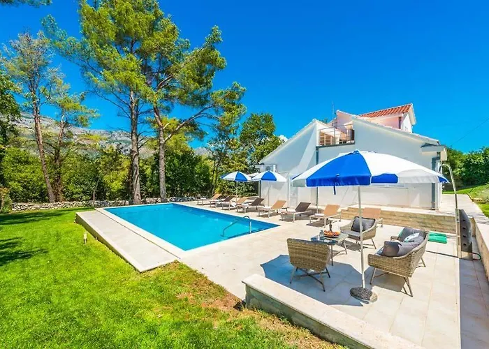 Фото Mihatovici Villa Sleeps 8 Pool Air Con Wifi
